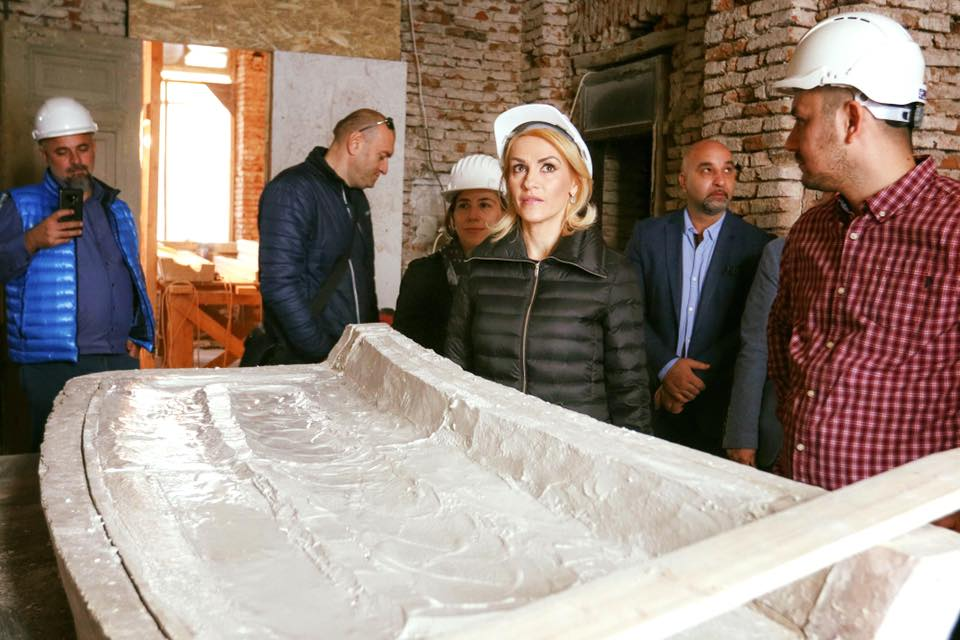 Gabriela Firea a anunțat consolidarea a 41 de clădiri vechi din centrul Capitalei: „Am alocat 10 milioane de euro!”