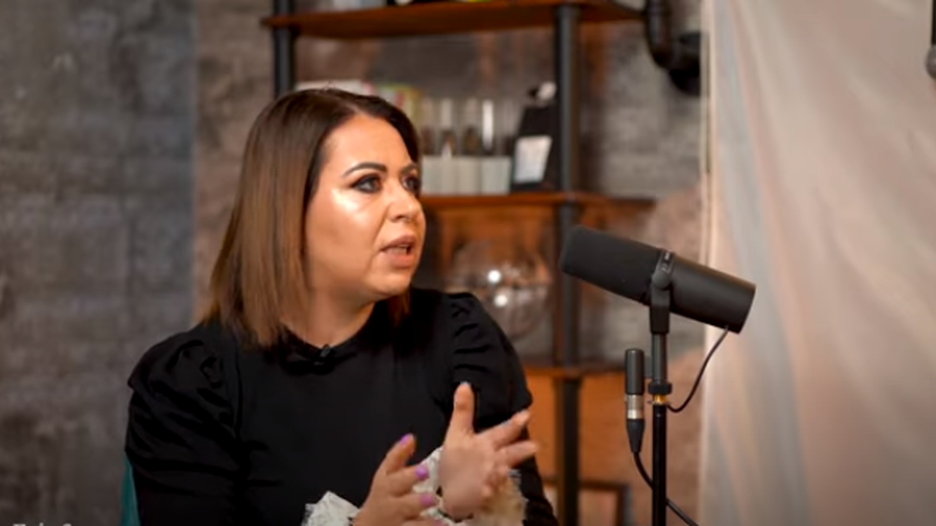 Remarca unei internaute la adresa Oanei Roman, după ce vedeta a vorbit despre bullying „A fost clienta mea și m-a tratat infect”