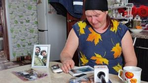 Povestea tristă a lui Maxim, tânărul de 20 de ani care a murit pentru Vladimir Putin, chiar de ziua lui. Cum a fost anunţată mama lui despre deces