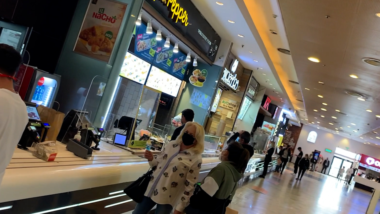Viorica Dăncilă, la coadă la McDonald’s