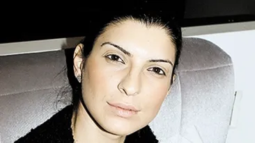 Tonciu face scoala de stewardese ca sa nu ramana fara scoala!