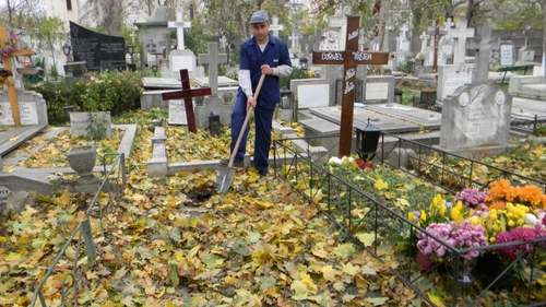Gigi, groparul lui Serban Ionescu de la Bellu: "Mi-a fost drag, simt ca sap groapa unui prieten"