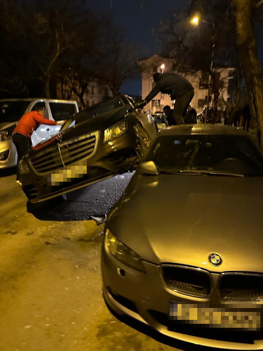 Accident spectaculos în Sectorul 1 al Capitalei (SURSA FOTO: CANCAN.RO)