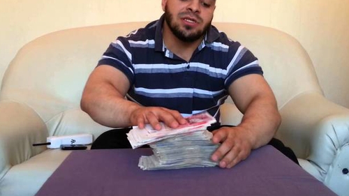S-a declanşat războiul! Ţăranul cu Maserati l-a umilit pe LEO de la Strehaia:''Să îţi faci mărire de...''