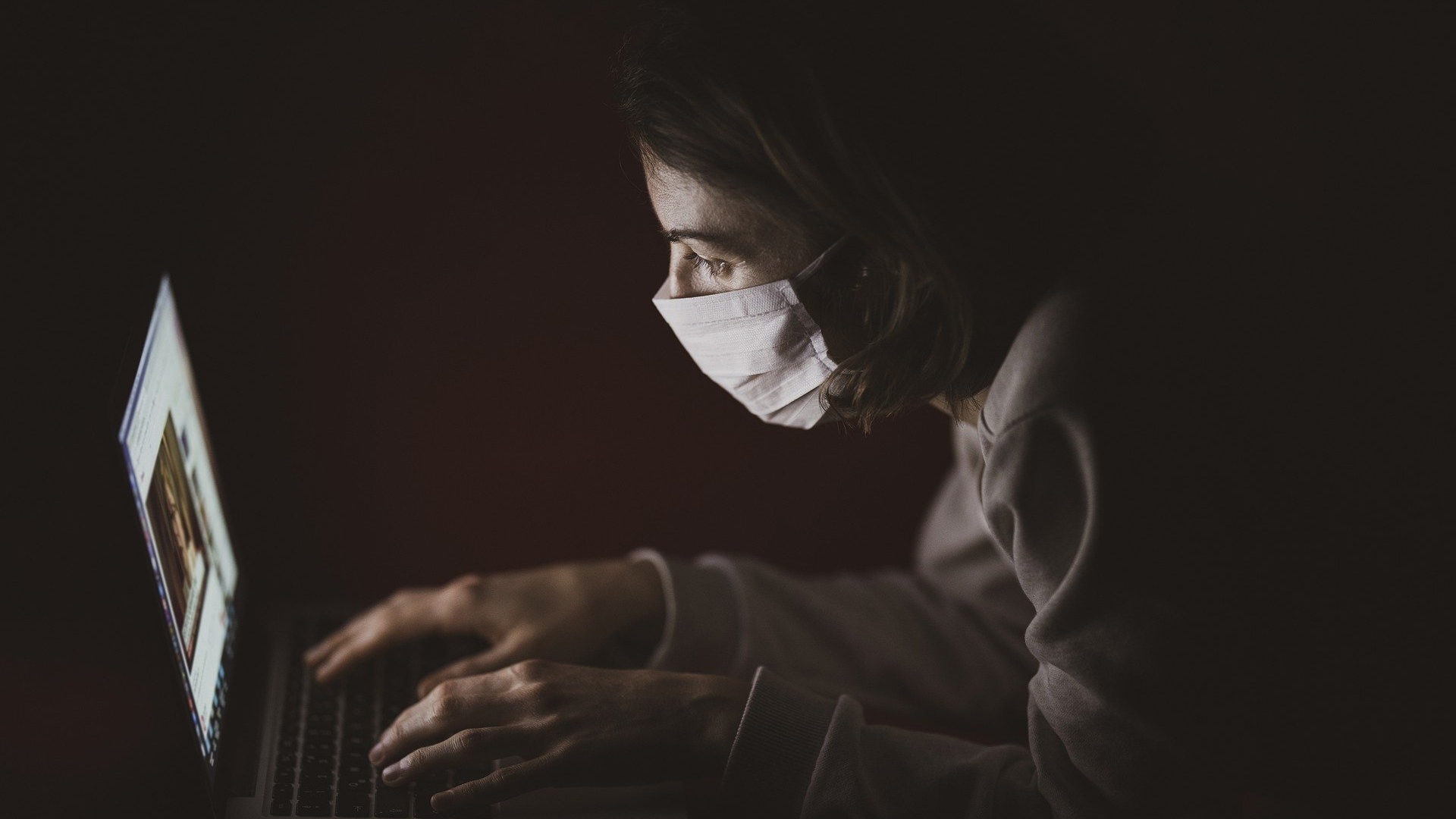 Când trebuie să mergi la spital dacă ai COVID-19? Tot mai mulți români ajung la medic mult prea târziu