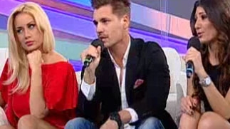 Între două nu te plouă, dar poate că nu-ţi e bine! Sergiu Barboni e disputat de bruneta Mihaela şi Simona Traşcă!
