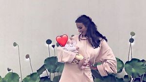 Prima imagine de aproape cu fetiţa Mădălinei Ghenea. Cu cine seamănă oare micuţa?