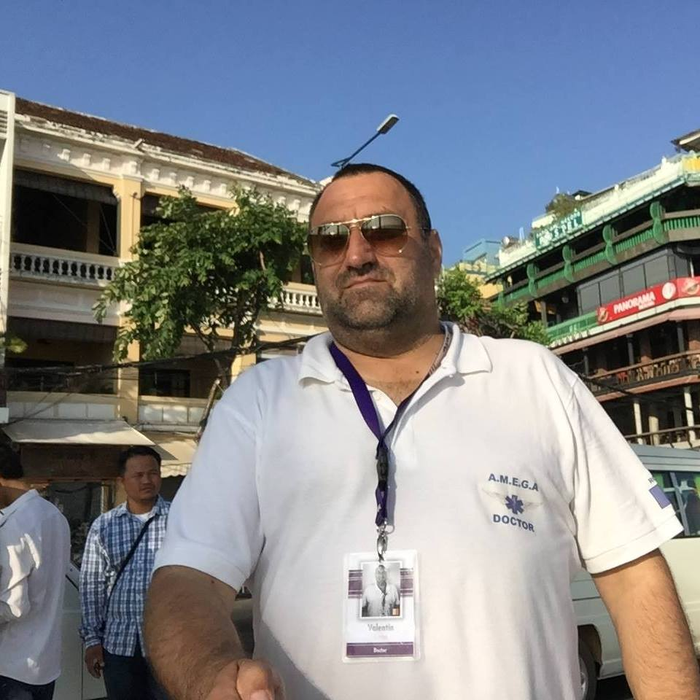 Valentin este medic de urgență și se luptă cu o boală extrem de gravă: leucemie acută mielomonocitară hiperleucemică