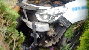 Accident cu ambulanța în Dâmbovița, trei pacienți care mergeau la dializă au fost răniți