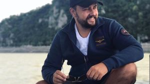 CĂTĂLIN MĂRUŢĂ a dezvăluit care a fost prima lui iubire! Cum o să reacţioneze Andra la mărturisirile prezentatorului:”I-am arătat că îmi place mult de ea...“