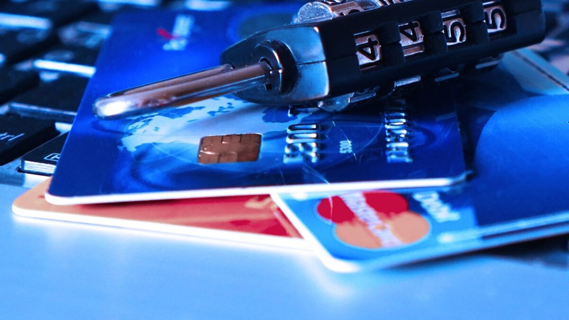 Lege nouă în 2025. Sunt vizați toți românii cu conturi bancare
