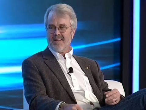 Martin Forest Eberhard - cofondatorul companiei de mașini electrice Tesla Motors. 
