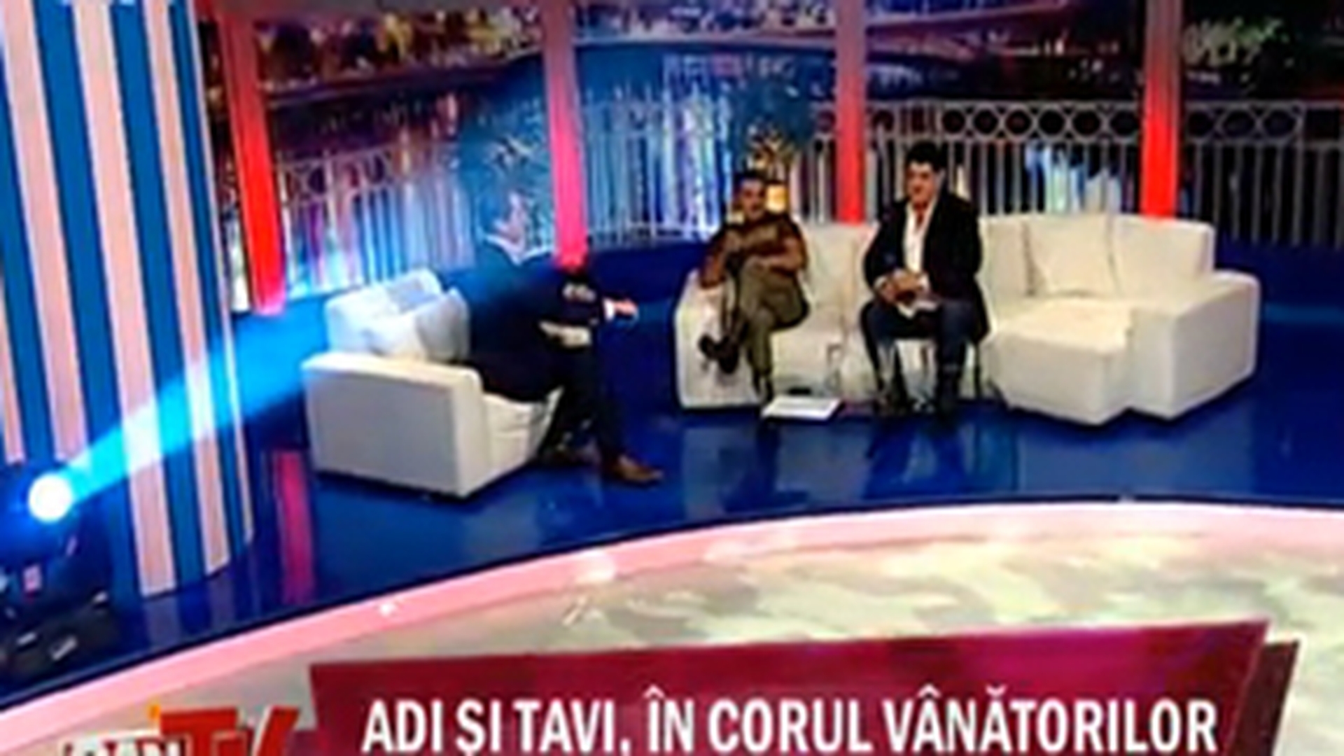 VIDEO Adi de la Valcea si Tavi Colen s-au inarmat pana in dinti si au iesit la vanatoare! "Mie imi place sa impusc pasaricile mici!"