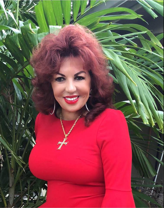 Carmen Harra și-a recuperat casa de la hoți cu tot cu datoriile lor: farfurii de aur, obiecte de artă și garderobă de lux! Dar…