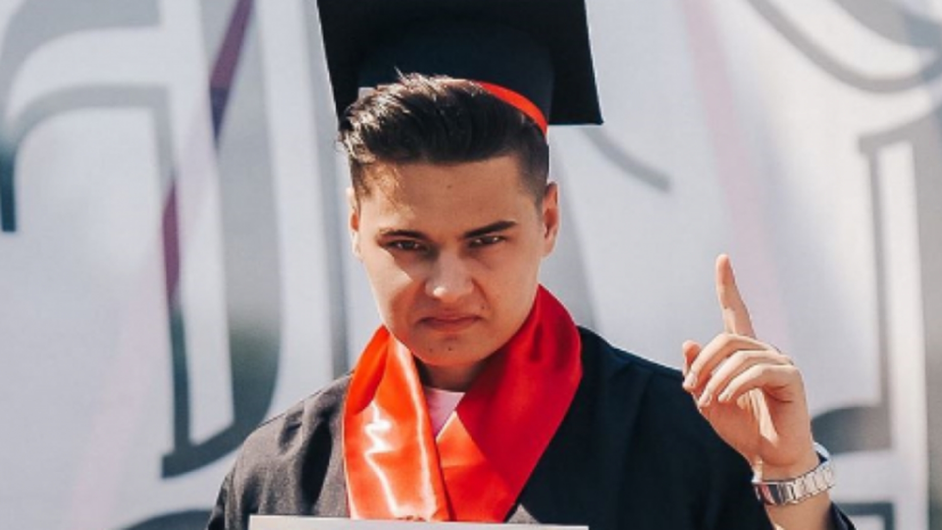 Selly acuză întregul sistem de educație! Mesajul tranșant al vloggerului, pe care și Dani Oțil îl susține: „Școala din România...”