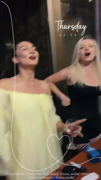 Concurenții de la ”Splash - Vedete în apă” au făcut show la hotel, după antrenamente