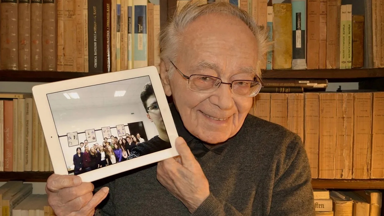 EL este cel mai bătrân român care are cont de Facebook. MESAJUL postat la 101 ANI a devenit VIRAL: Rezistenţa e o datorie