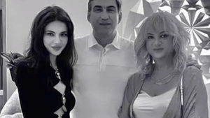 Imagine de colecție cu Victor Pițurcă și soția lui. Maria Pițurcă arată exemplar