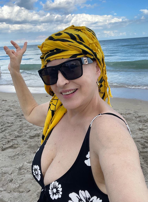 Artista a publicat în mediul online mai multe imagini cu ea în costum de baie