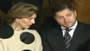 Ioana Băsescu a venit la botez insotita de noul iubit! Prima aparitie publica a fiicei presedintelui, alaturi de Radu Pricop