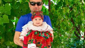 Fiica lui Christian Sabbagh a ajuns vedetă pe Facebook, după ce a învins boala! Deja şi-a ales ”meseria”: ”O să calce pe urmele tatălui său!”