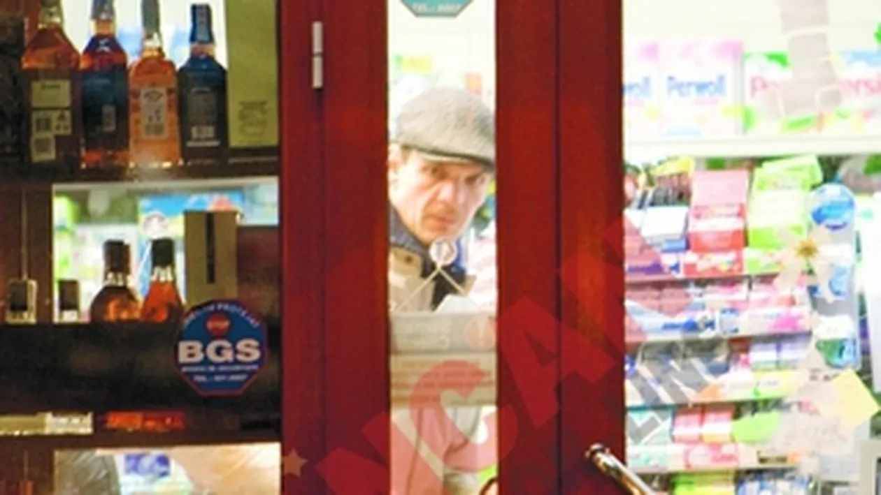 Isi face cumparaturile noaptea