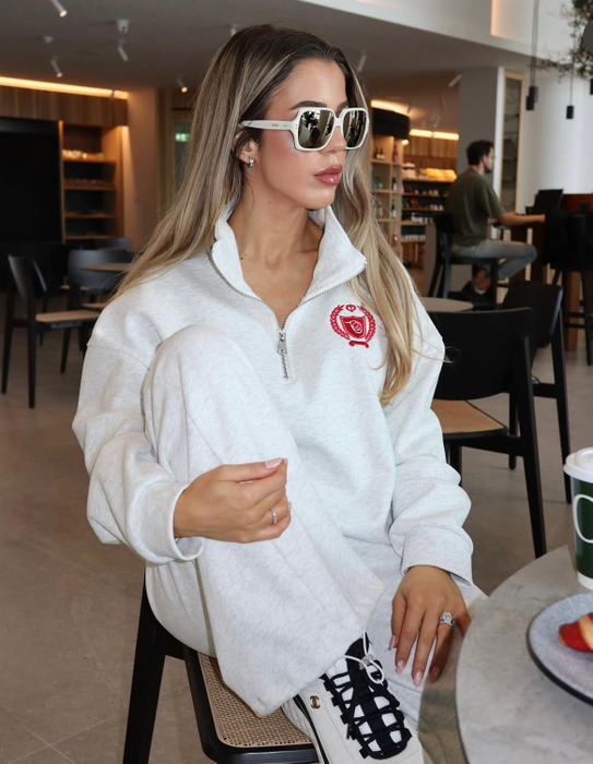 Povestea româncei care e plătită lunar să fie soție de milionar. Totul a început cu un mesaj pe Instagram: “A fost un risc”