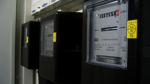 ANRE scoate la iveală tentativele furnizorilor de energie electrică de a obține bani de la stat