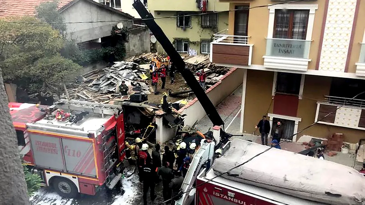 Un elicopter militar s-a prăbușit în Istanbul. Patru persoane au murit