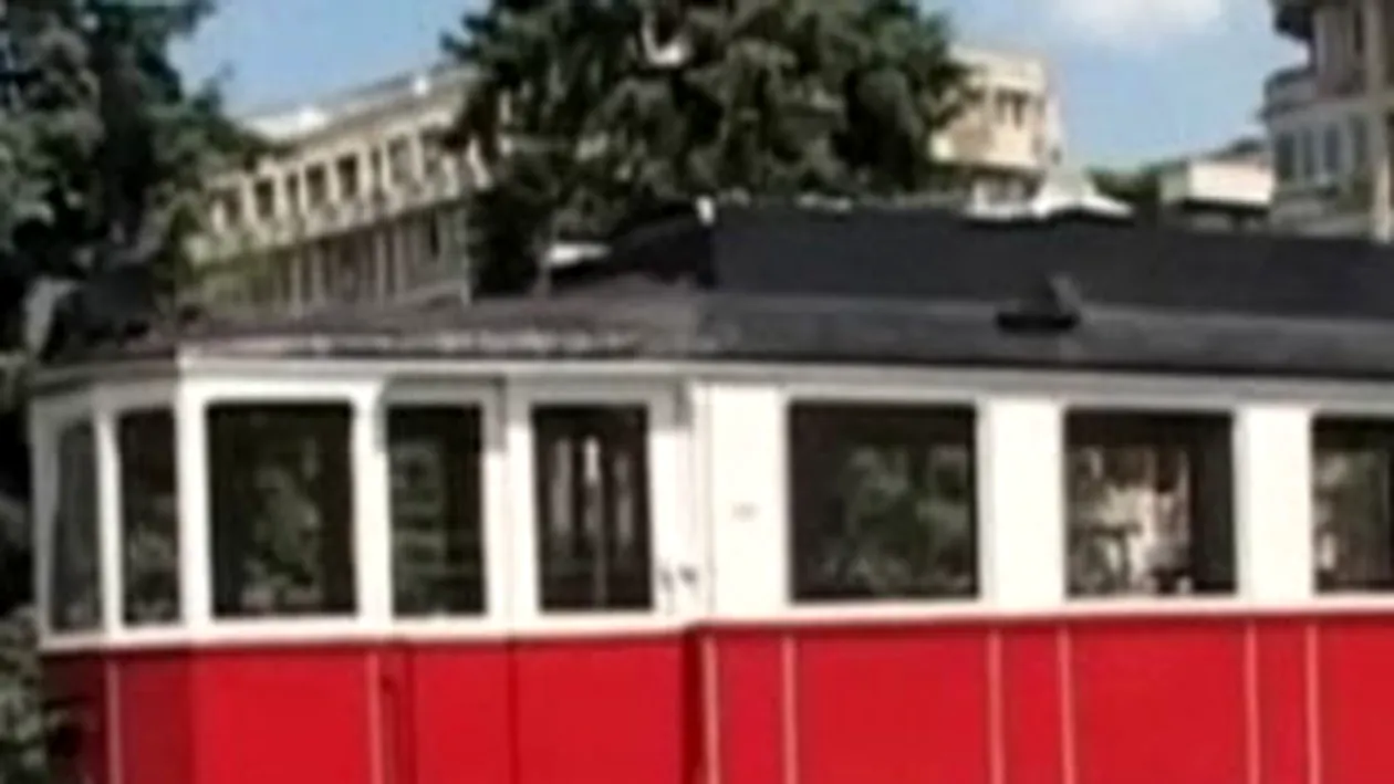 VIDEO Criza le da idei primarilor! Inchiriaza tramvaie de epoca in schimbul alimentelor
