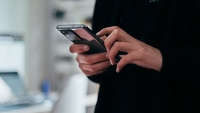 Ți-ai scos telefonul imediat ce te-ai plictisit? Mihail Pautov avertizează asupra obiceiului care ne poate alimenta anxietatea