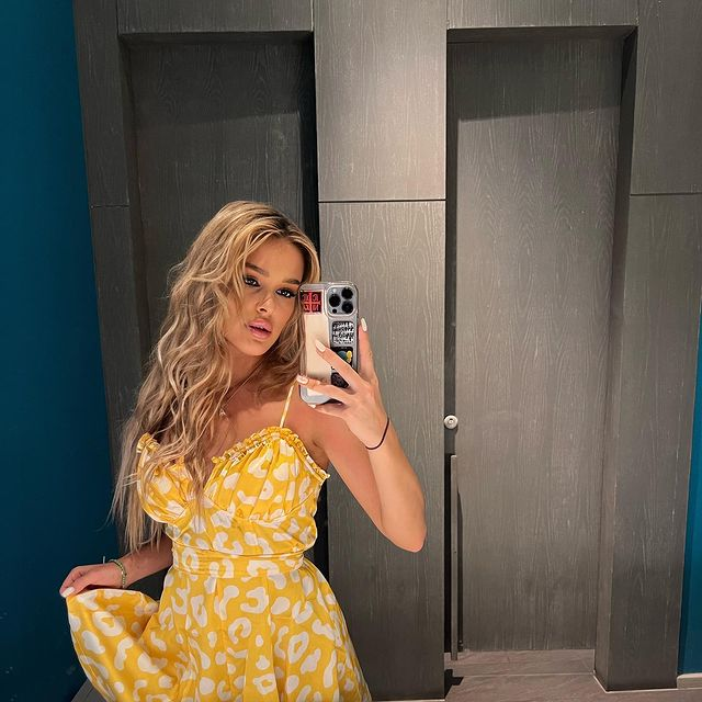 Irina are aproximativ 10.000 de urmăritori, pe care-i încântă cu fotografiile sale