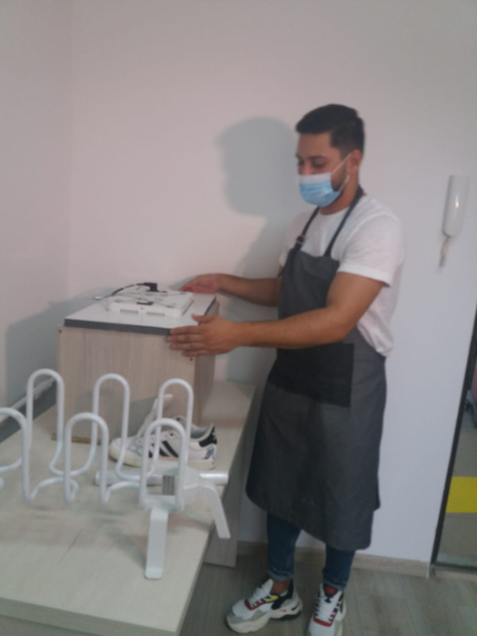 Studenții craioveni fac voluntariat la "cizmărie"
