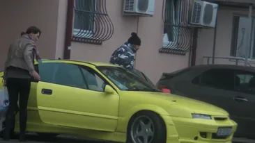 Ce imagine de colectie! Nick de la N&D, un familist desavarsit: isi ajuta sotia la cumparaturi!