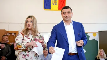 Cât costă rochia în care Ilinca, soția lui George Simion, a apărut la vot în turul  2. Prețul nu e deloc piperat