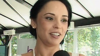 Andreea Marin continua razboiul cu Adriana Nicolae: "Am facut un om mult prea cunoscut fara sa aiba prea mari realizari! Nu pot intelege ce e in mintea acestei femei!"