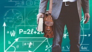 Câți bani câștigă un profesor din ciclul gimnazial la o școală particulară
