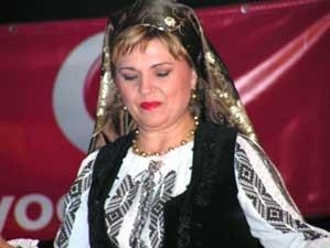 O interpretă de muzică populară a slăbit spectaculos! A scăpat de 35 de kilograme. Cum a fost posibil