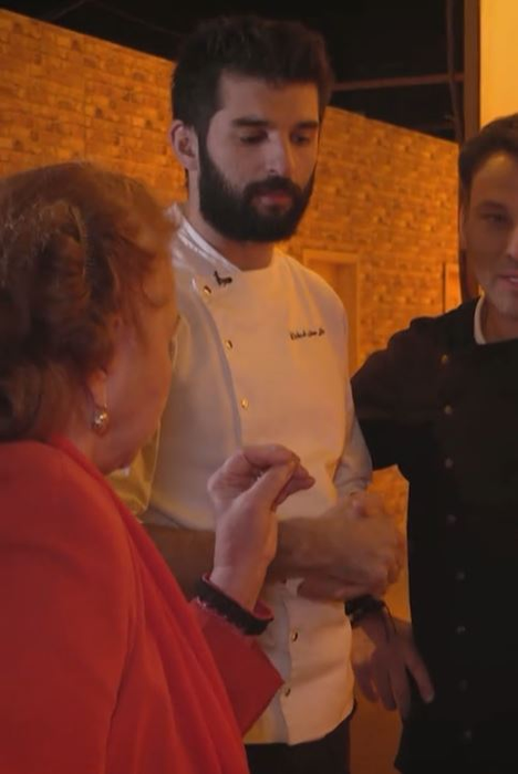 Scandal monstru la Chefi la cuțite. Cei patru jurați au fost amenințați de o concurentă: ”Vă bateți joc”