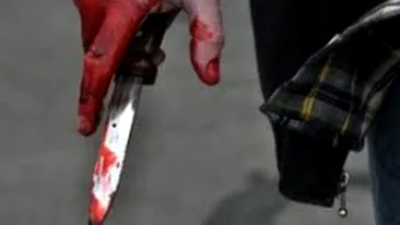 Urlete si sange in Bucuresti! O femeie a fost injunghiata de sotul ei, la locul de munca. Vezi primele poze cu atacatorul!