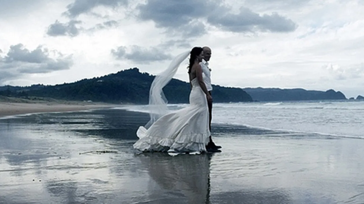 Gestul făcut de o mireasa, când a fost parasită in fata altarului! A facut ASTA cu unul dintre invitati, in vazul tuturor