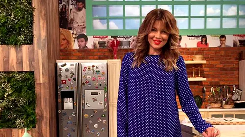 Gina Pistol e cocos in casa lui Alin! Blonda e fata buna la toate