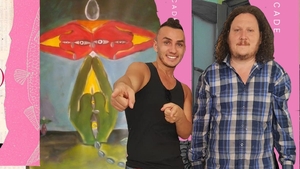 La început picta icoane, dar „a schimbat macazul” la 180 de grade. Cum își șochează fratele lui Trăistariu admiratorii