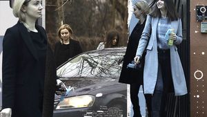 Irinei Tănase i-a revenit zâmbetul pe buze. Cum am fotografiat-o pe logodnica lui Liviu Dragnea, alături de verișoara Andreea