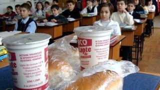 VIDEO 15 copii au ajuns la spital cu toxiinfectie alimentara, din cauza laptelui baut la scoala