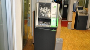 De râsul lumii! Cum a încercat un român de 22 de ani să spargă un bancomat din Austria