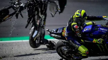Celebrul pilot Valentino Rossi a scăpat miraculos de la moarte. Prima declarație după accidentul de pe pistă: „A fost înfricoşător”