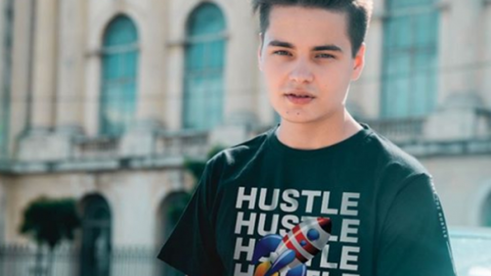 Câți bani face Selly de la 5GANG într-o singură zi din Youtube. Dacă ”prinde” un CPM bun ajunge și la 4.000 de dolari!