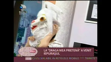 Recunoasteti personajul? Iepurasul de Paste i-a acaparat toata emisiunea TV!