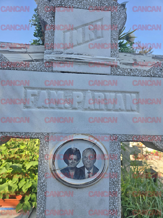 Mormântul lui Andrei Versace pare abandonat.